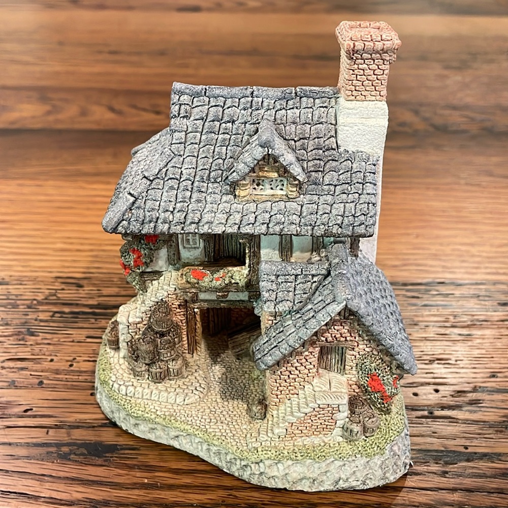 Vintage David Winter Coopers Cottage